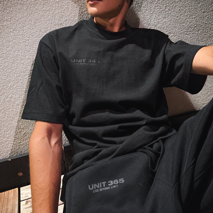 UNIT 365 signature tee overlay shot